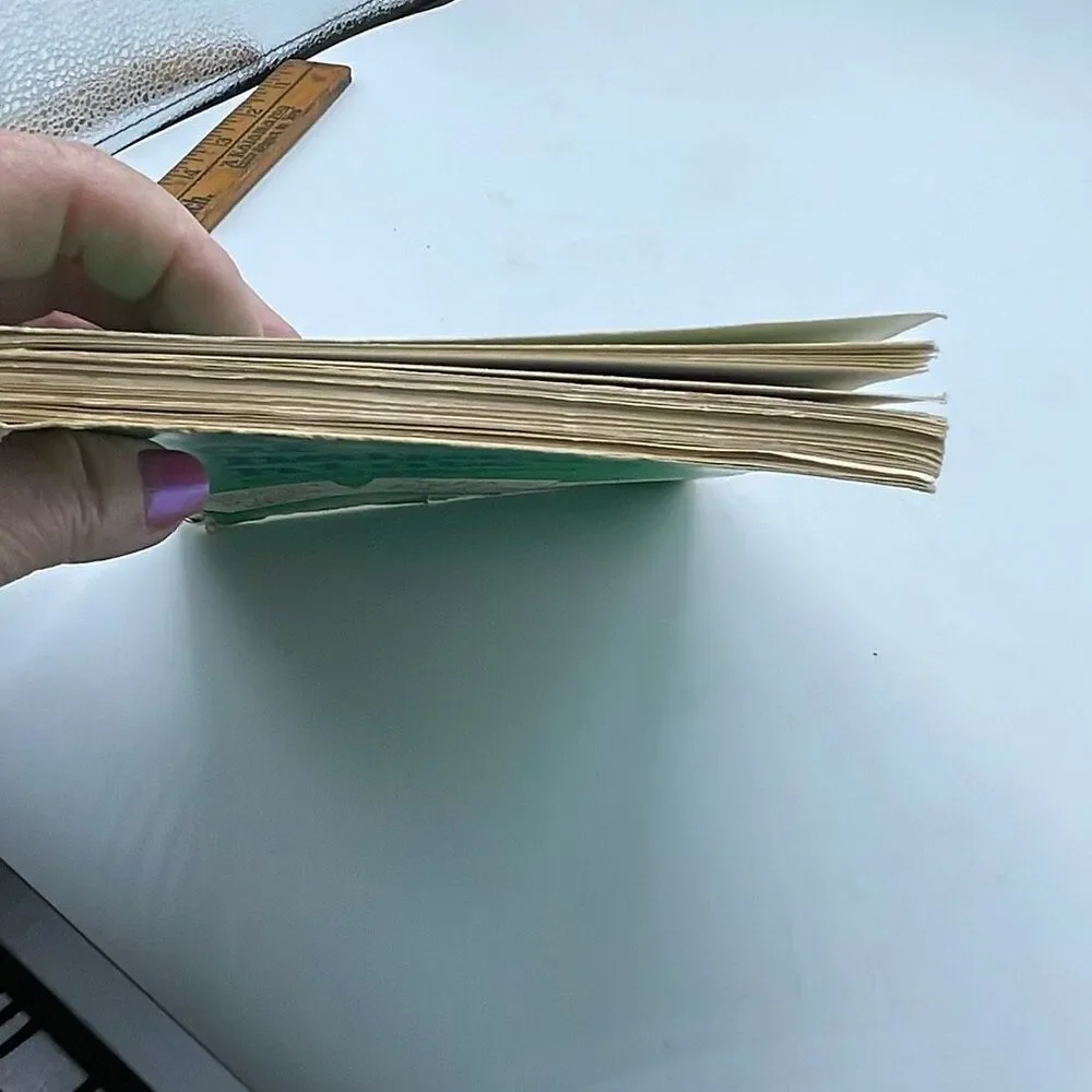 Mary Ellen’s Best of Helpful Hints” book spiral bound.